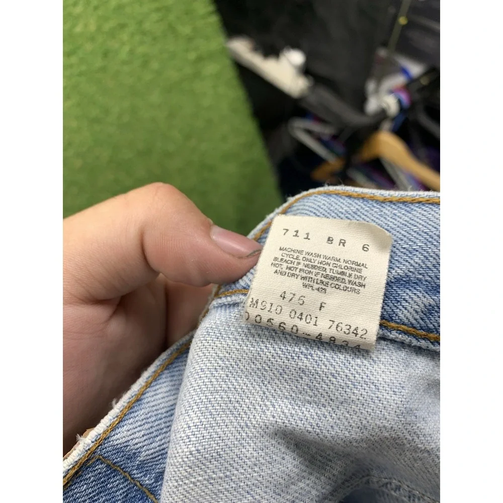 Levis shop confidence